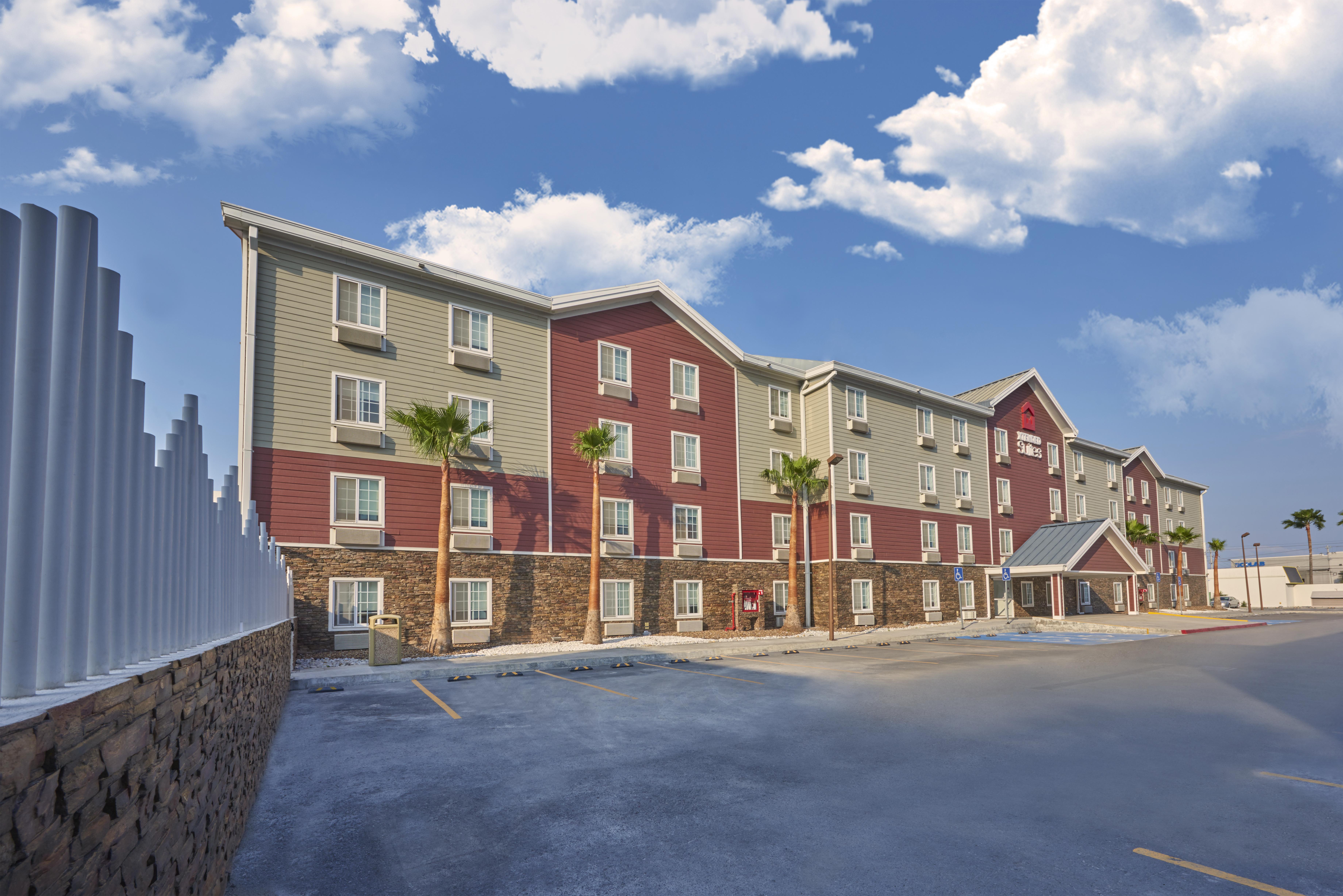 Extended Suites Coatzacoalcos Forum エクステリア 写真