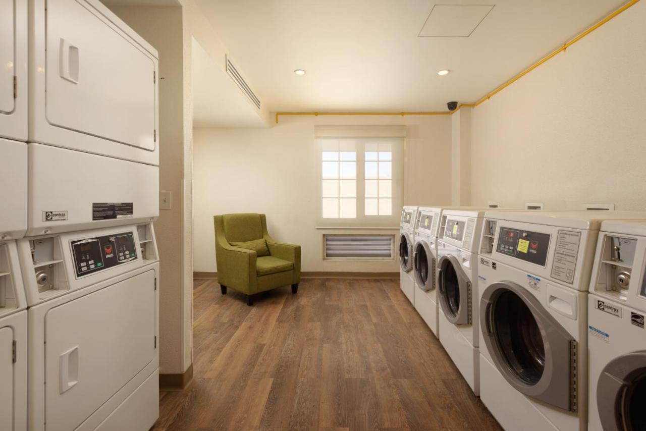 Extended Suites Coatzacoalcos Forum エクステリア 写真