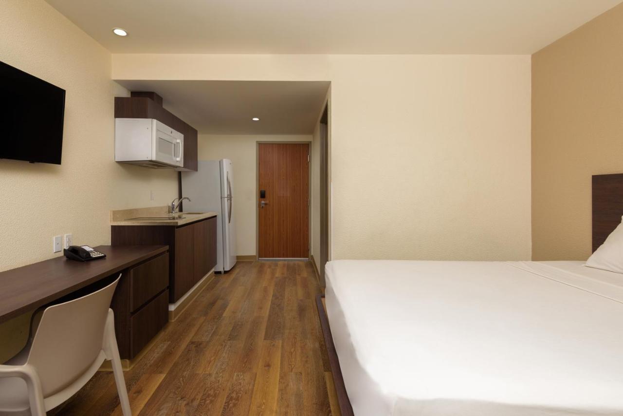 Extended Suites Coatzacoalcos Forum エクステリア 写真
