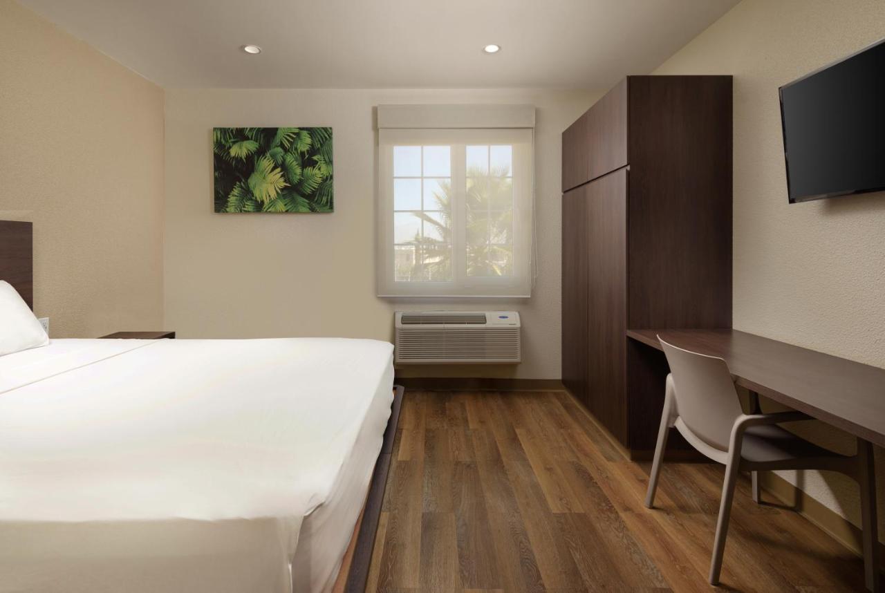 Extended Suites Coatzacoalcos Forum エクステリア 写真