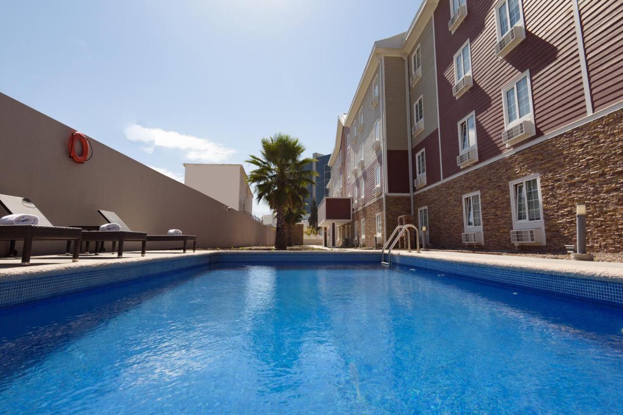 Extended Suites Coatzacoalcos Forum エクステリア 写真
