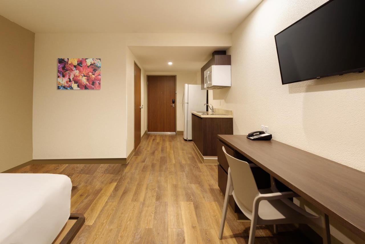 Extended Suites Coatzacoalcos Forum エクステリア 写真