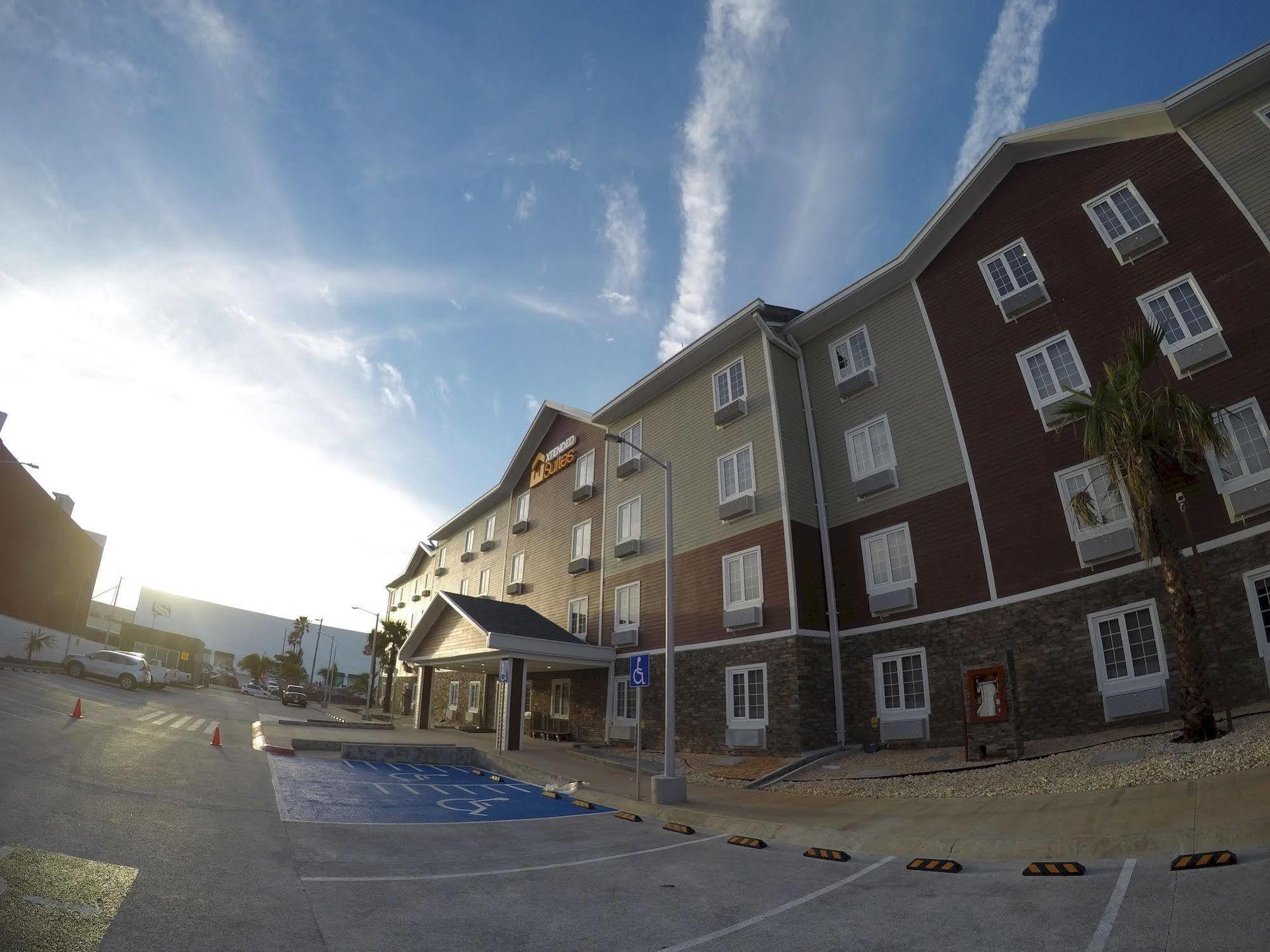 Extended Suites Coatzacoalcos Forum エクステリア 写真